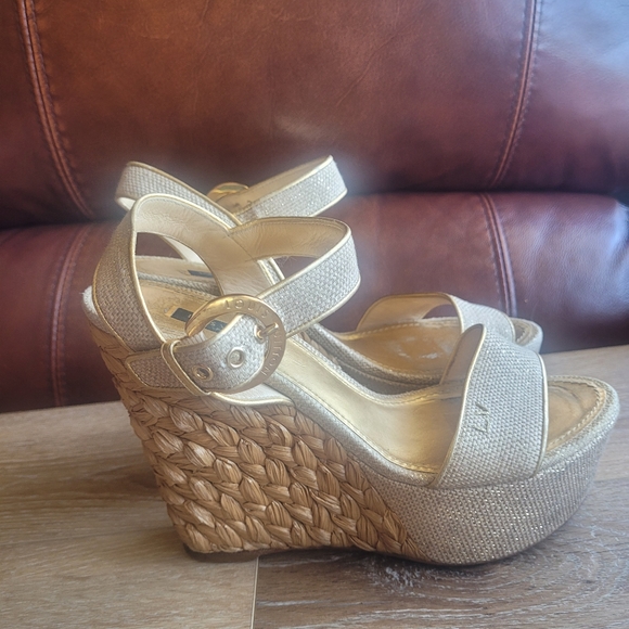 Louis vuitton gold wedges - Picture 9 of 11